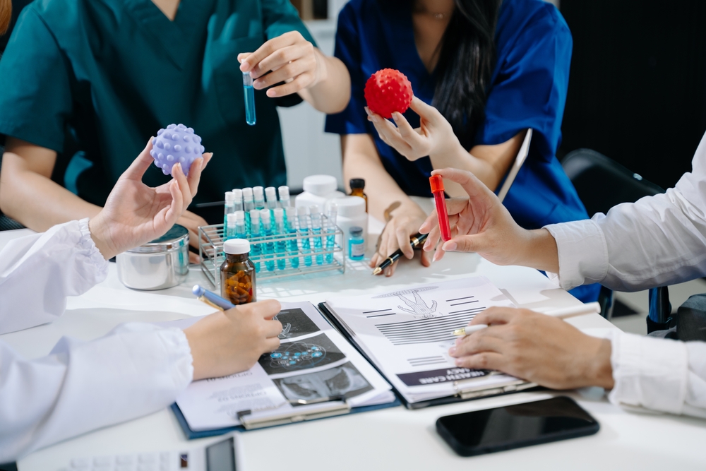 Medical Doctors Collaborating