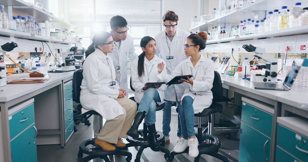 Young Scientists collaborating