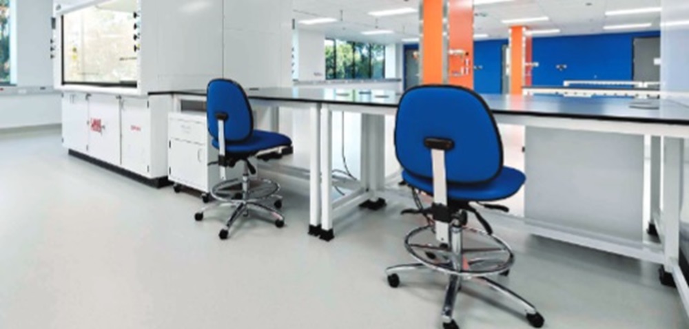 Genie Scientific Synchron 4 Series chair