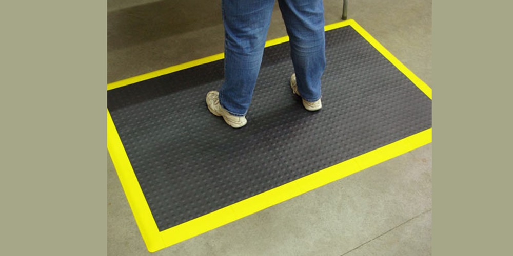 Anti-fatigue mats for lab ergonomics