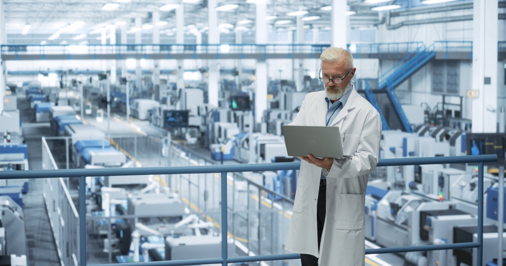 Industrial Scientist in large lab space